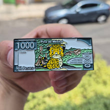 Cargar imagen en el visor de la galería, Pin Billete de Jaguar | Coleccionable Dan-Art.shop |
