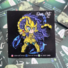 Cargar imagen en el visor de la galería, Pin Milo de Escorpio | Coleccionable Dan-Art.shop | Caballeros del Zodiaco