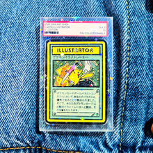 Cargar imagen en el visor de la galería, Pin Carta Illustrator | Coleccionable Dan-Art.shop | Pokémon