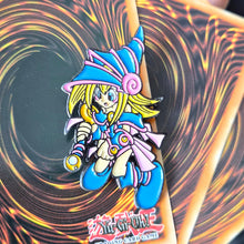 Cargar imagen en el visor de la galería, Pin Maga Oscura | Coleccionable Dan-Art.shop |
