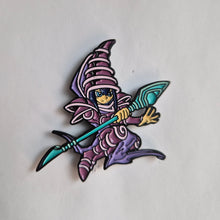 Cargar imagen en el visor de la galería, Pin Mago Oscuro | Coleccionable Dan-Art.shop |
