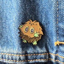 Cargar imagen en el visor de la galería, Pin Kuriboh | Coleccionable Dan-Art.shop |
