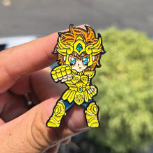 Cargar imagen en el visor de la galería, Pin Aioria de Leo | Coleccionable Dan-Art.shop | Caballeros del Zodiaco
