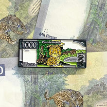 Cargar imagen en el visor de la galería, Pin Billete de Jaguar | Coleccionable Dan-Art.shop |
